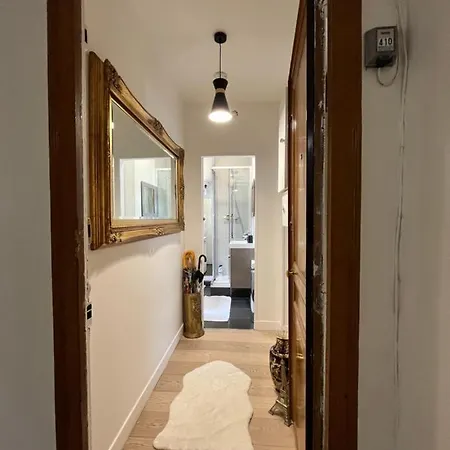 Cosy 5 Minutes Tour Eiffel Homestay *